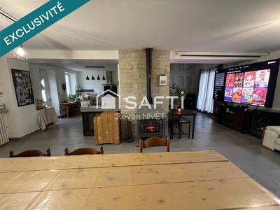 Maison - 200 m² - 6 pièces