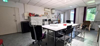 Bureau - 763 m² - 26 pièces