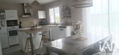 Maison - 90 m² - 4 pièces