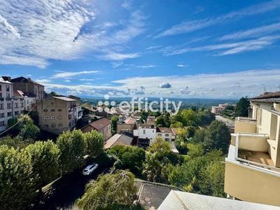 Appartement - 155 m² - 7 pièces