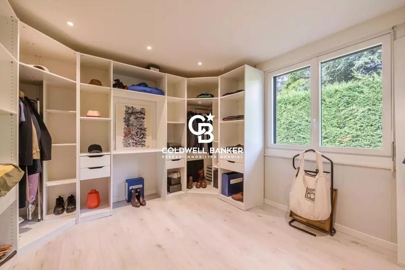 Maison - 179 m² - 7 pièces