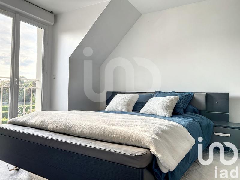 Maison - 256 m² - 9 pièces