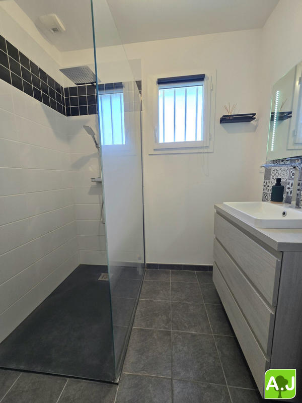 Maison contemporaine - 105 m² - 6 pièces