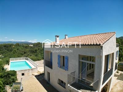 Maison - 166 m² - 7 pièces