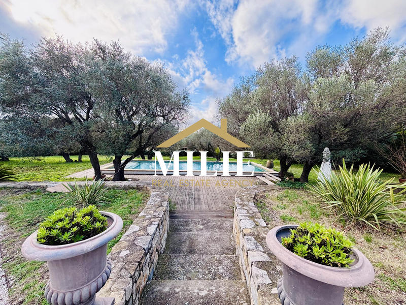 Maison ancienne - 196 m² - 5 pièces