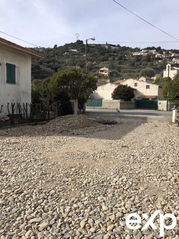 Fonds de commerce - Local commercial - 10 000 m²