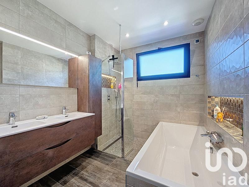 Maison - 160 m² - 6 pièces