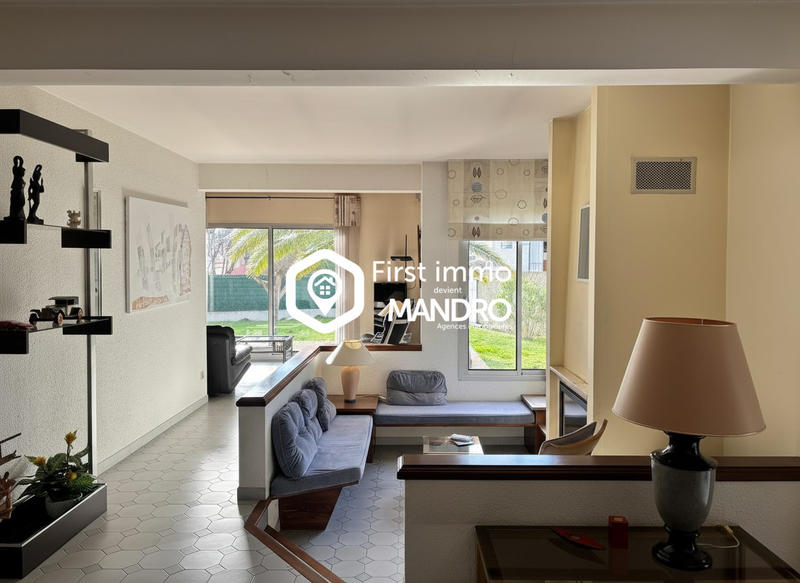 Maison traditionnelle - 160 m² - 6 pièces