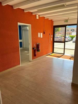 Local commercial - 125 m² - 4 pièces