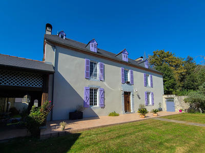 Maison - 240 m² - 7 pièces