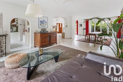 Maison - 205 m² - 5 pièces