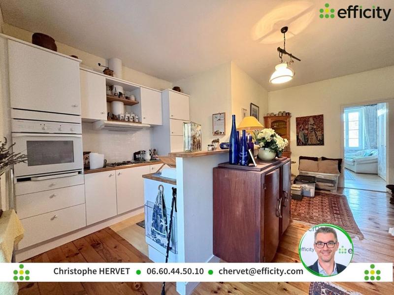 Maison - 380 m² - 11 pièces