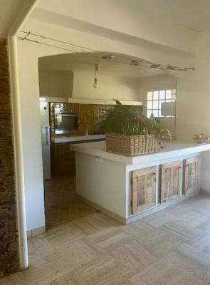 Maison - 240 m² - 7 pièces