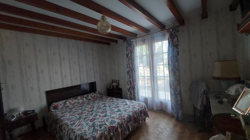 Maison - 1 149 m² - 6 pièces