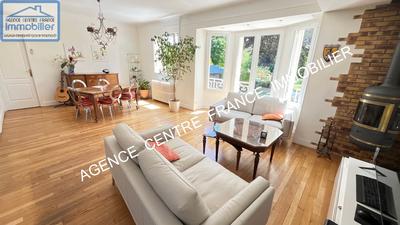 Maison - 138 m² - 5 pièces