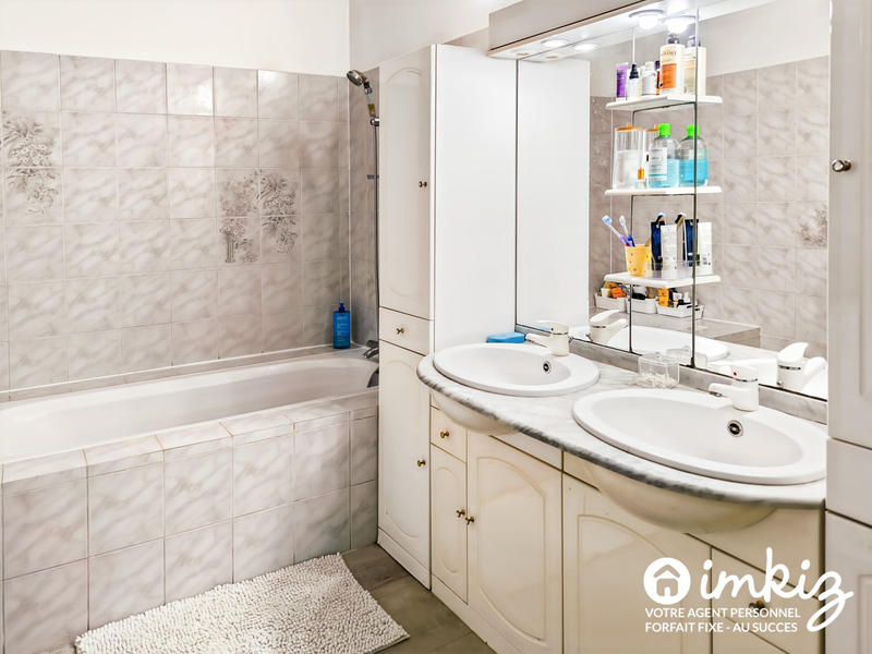 Maison - 211 m² - 8 pièces