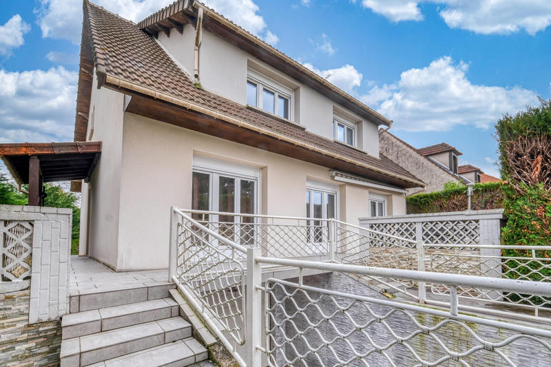 Maison - 148 m² - 7 pièces