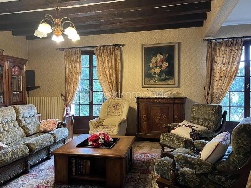 Maison - 232 m² - 8 pièces