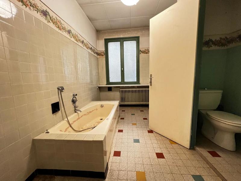 Maison - 230 m² - 7 pièces