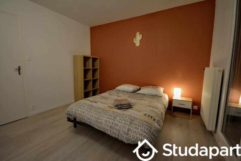 Chambre - 14 m² - 1 pièce