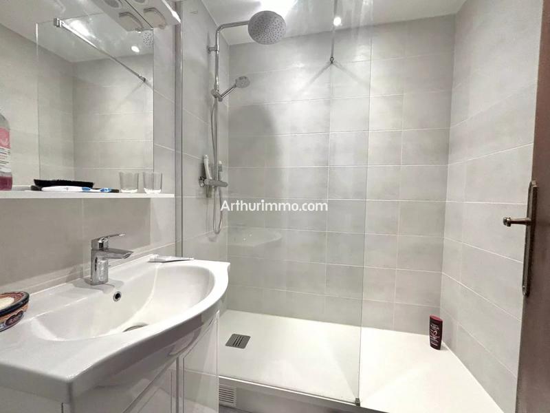 Appartement - 85 m² - 5 pièces