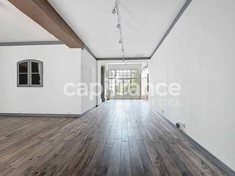 Maison - 420 m² - 13 pièces