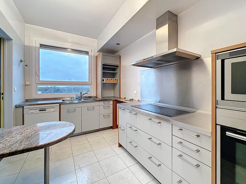 Appartement - 168 m² - 6 pièces