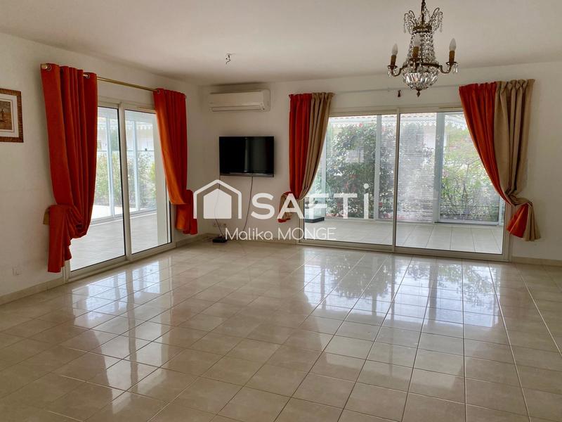 Maison - 208 m² - 6 pièces