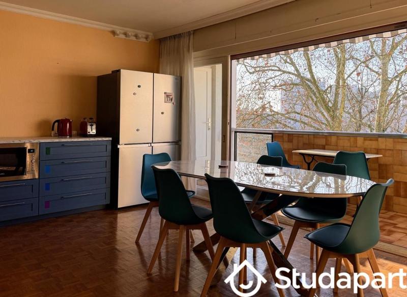 Chambre - 12 m² - 1 pièce