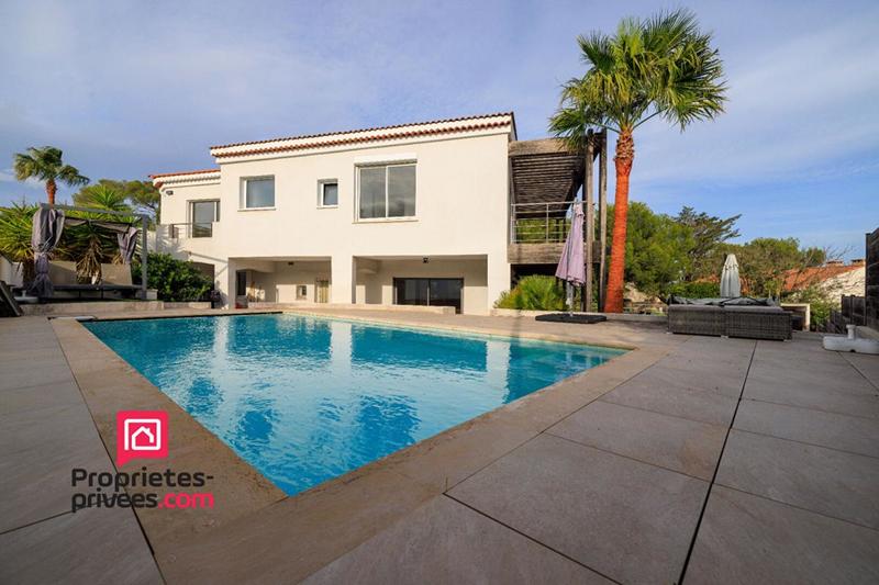 Villa - 255 m² - 9 pièces