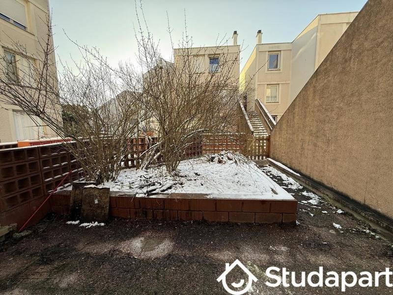 Chambre - 10 m² - 1 pièce