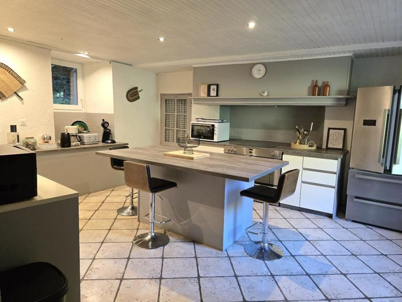 Moulin - 198 m² - 6 pièces