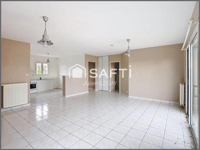 Maison - 96 m² - 5 pièces