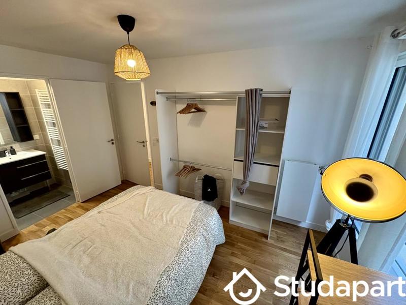 Chambre - 10 m² - 1 pièce