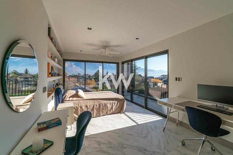 Demeure - 295 m² - 6 pièces