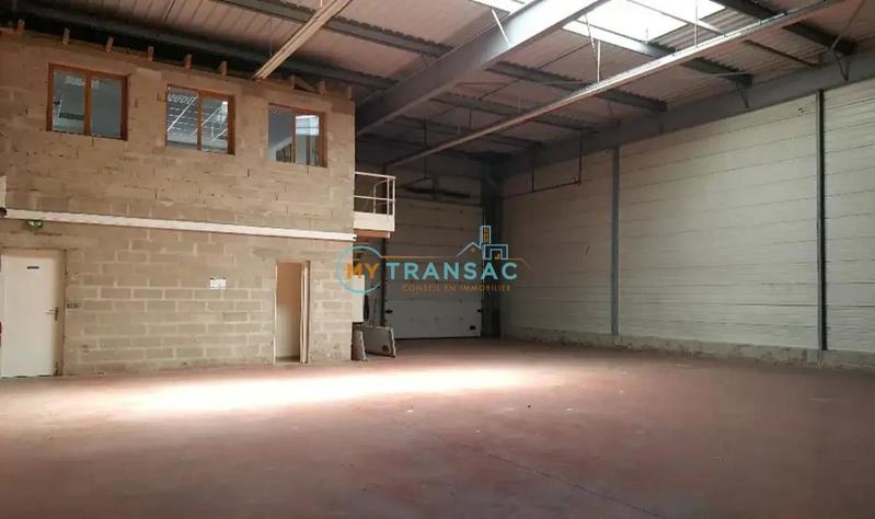 Entrepôt - 580 m²