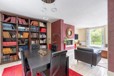 Maison - 199 m² - 7 pièces