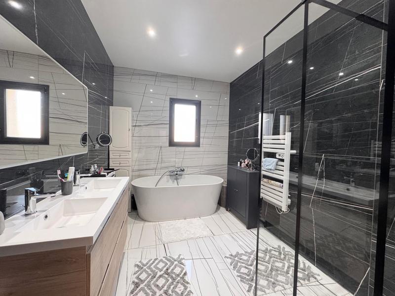 Maison - 154 m² - 7 pièces