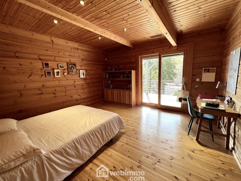 Maison - 190 m² - 4 pièces