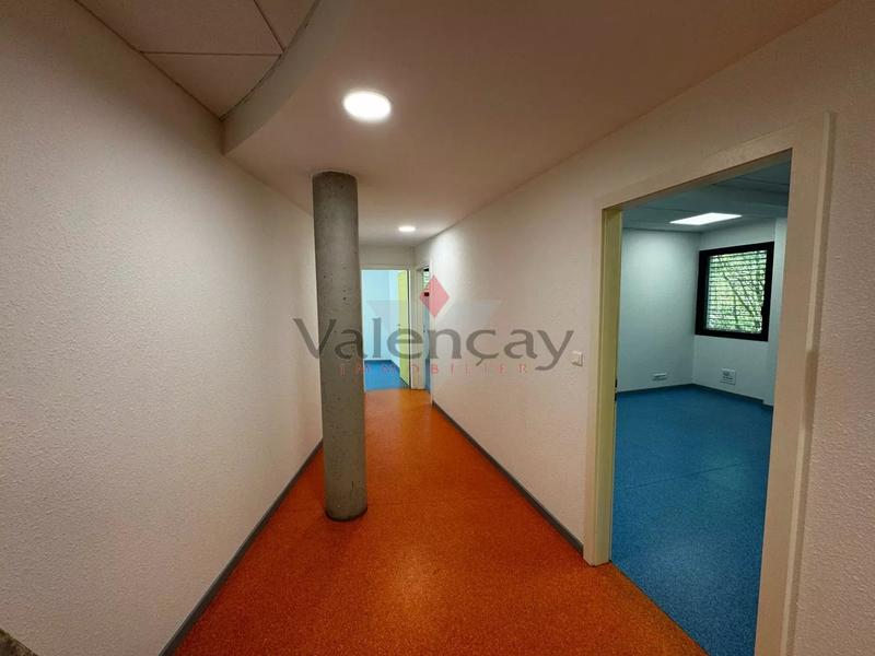 Bureau - 200 m² - 7 pièces