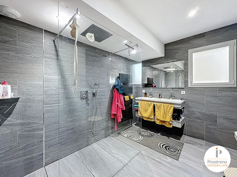 Maison - 166 m² - 4 pièces