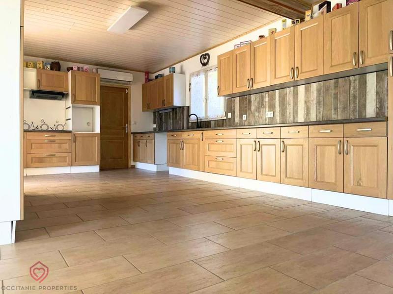 Maison - 243 m² - 6 pièces