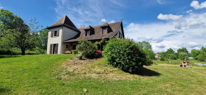 Maison - 195 m² - 7 pièces