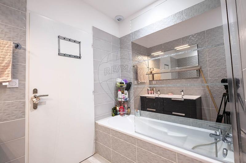 Maison - 157 m² - 7 pièces