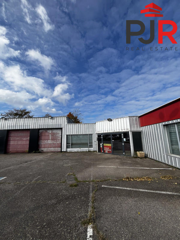 Local commercial - 366 m²