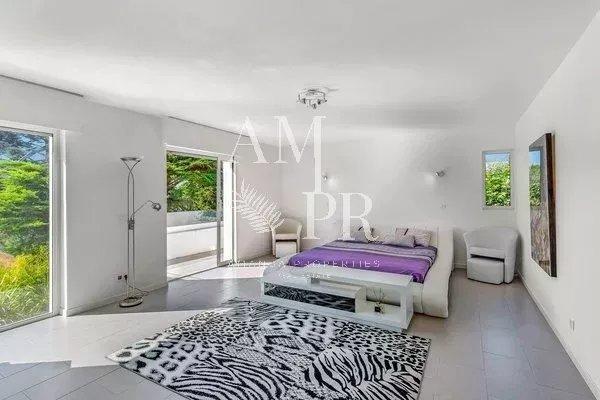 Maison - 262 m² - 7 pièces