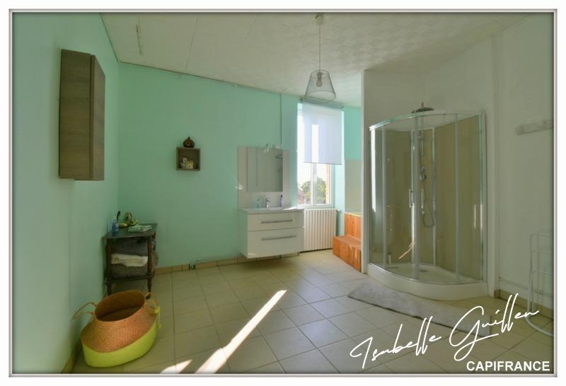 Maison - 352 m² - 9 pièces