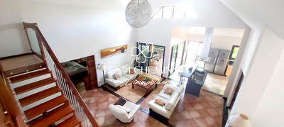 Villa - 220 m² - 6 pièces