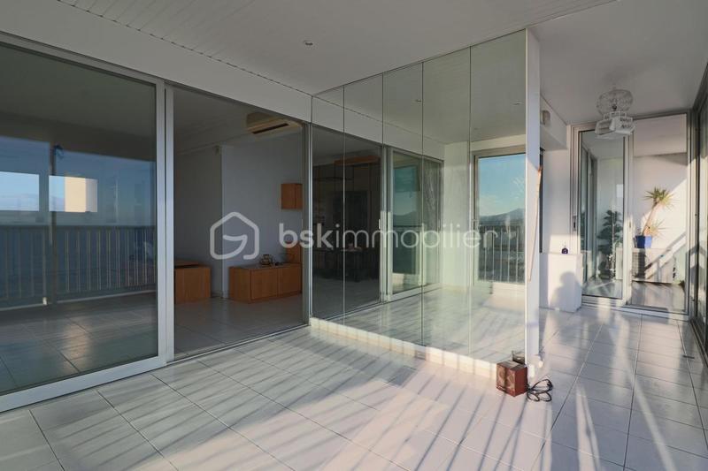 Immeuble - 68 m² - 3 pièces