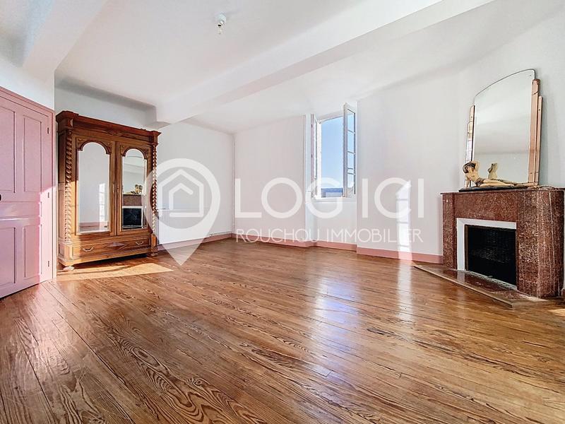 Maison - 270 m² - 8 pièces